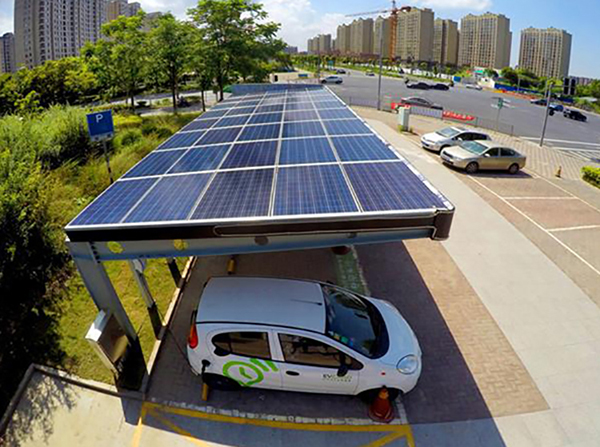 Solar charging station